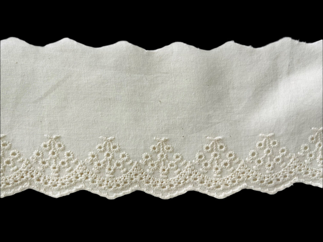 3" Simple Bouquet Ivory Cotton Eyelet Trim (Made in England)