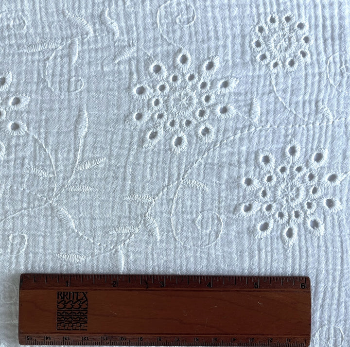 Light-Weight White Dahlias Embroidered Crinkled Cotton Eyelet Double-Gauze (Made in Italy)