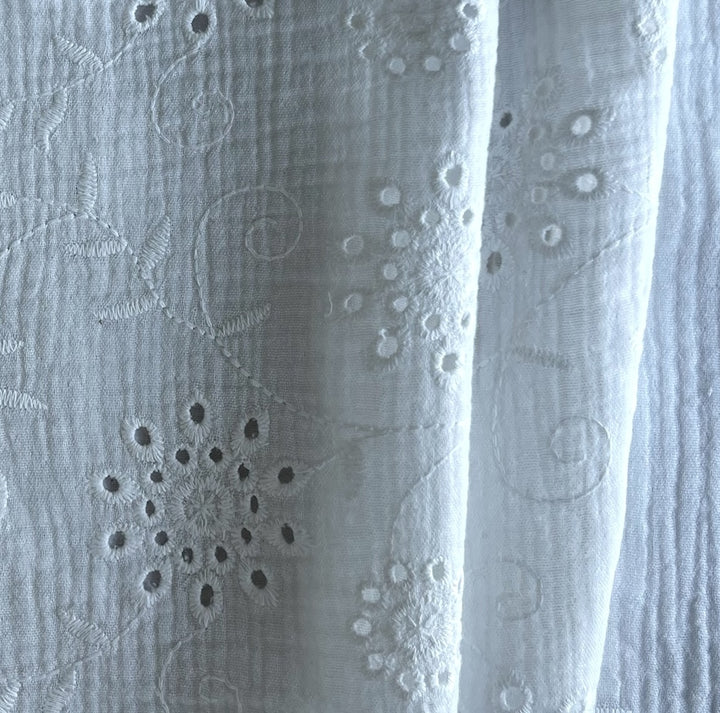 Light-Weight White Dahlias Embroidered Crinkled Cotton Eyelet Double-Gauze (Made in Italy)