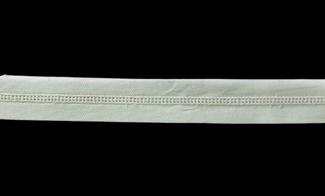 3/4" Simple Faggoting Candlelight Ivory Cotton Eyelet Trim (Made in Switzerland)