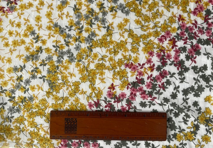 Delicate Diagonal Vining Floral Cotton Voile (Made in Italy)