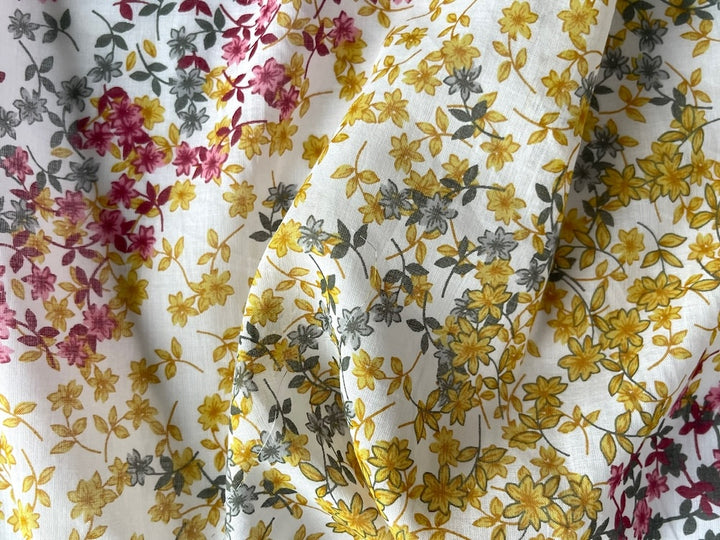 Delicate Diagonal Vining Floral Cotton Voile (Made in Italy)