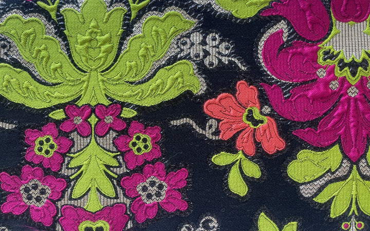 Gucci Elegant Silvered Mellow Zest & Raspberry Silk Blend Brocade (Made in Italy)