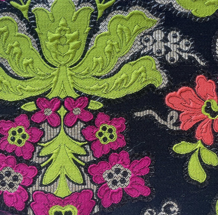 Gucci Elegant Silvered Mellow Zest & Raspberry Silk Blend Brocade (Made in Italy)