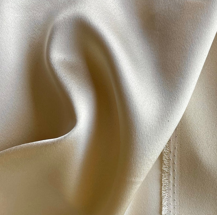 Heavier Flickering Candlelight Ivory 4-Ply 40mm Silk Crepe Back Satin (Made in Korea)