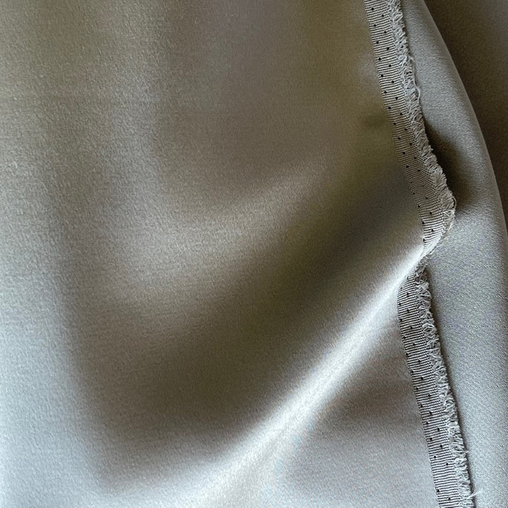 Heavier Platinum Grey 4-Ply 40mm Silk Crepe Back Satin (Made in Korea)