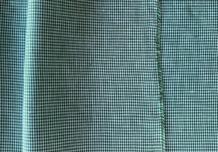 Mid-Weight Shamrock & White Micro-Check Linen (Made in Poland)