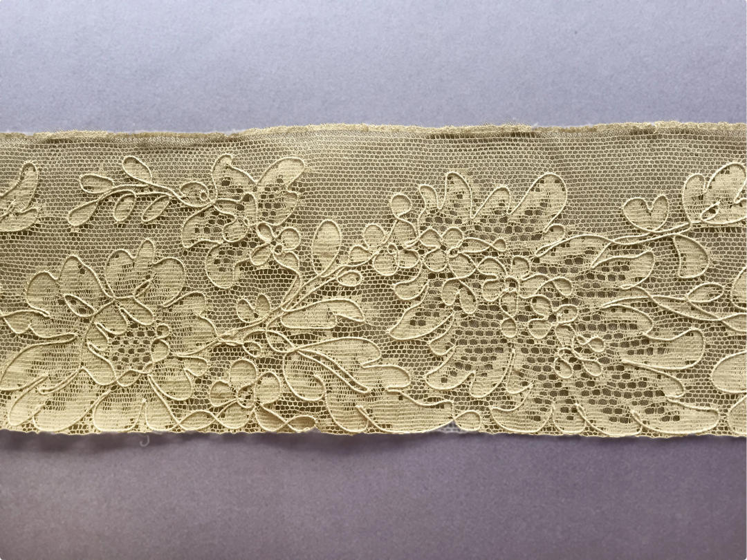 2 1/2" Antique Beige Dense Flower Bed Vintage Lace Trim (Made in France)