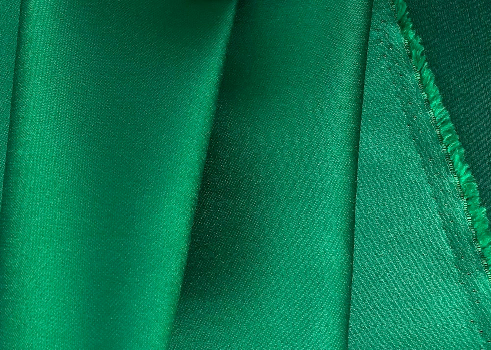 Gloriously Saturated Malachite Green Silk Blend (Made in Italy)