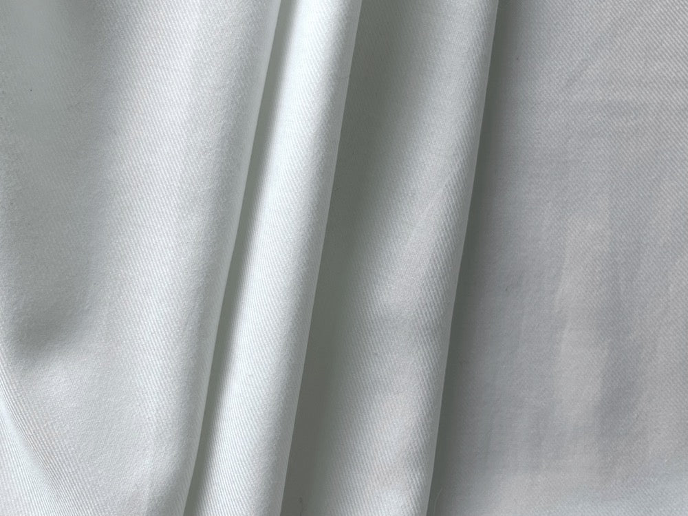 Lightly Brushed Cloud White Cotton Twill Shirting (Made in Italy)