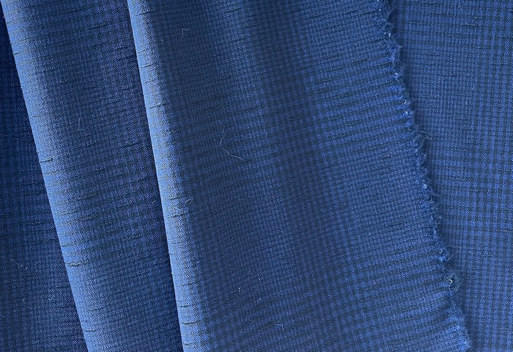 Fratelli Tallia di Delfino Light-Weight Distinctive Slubby Navy & Raven's Wing Wool Plaid  (Made in Italy)