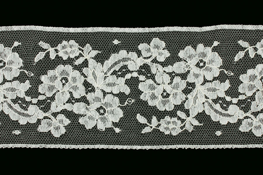 3 1/2" Floral Ivory Silk Vintage Lace (Made in France)