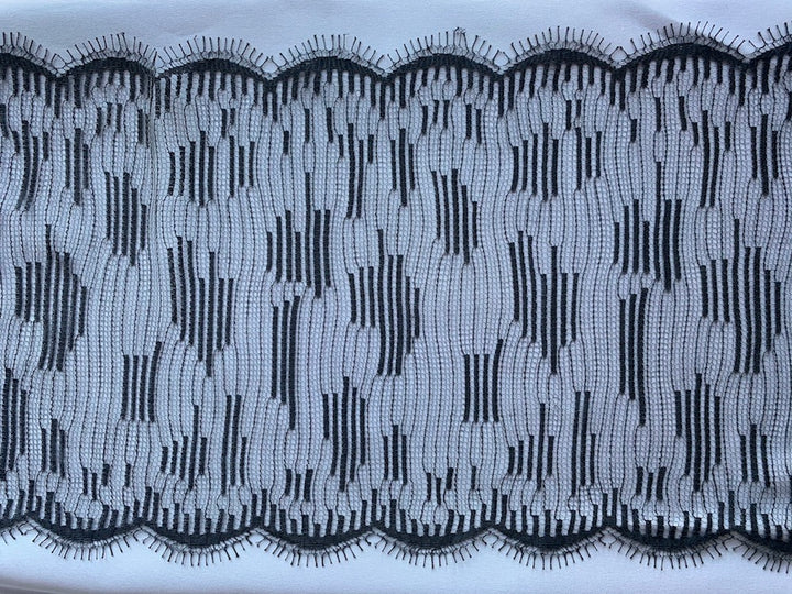 9" Striated Black Chantilly Lace (Made in France)