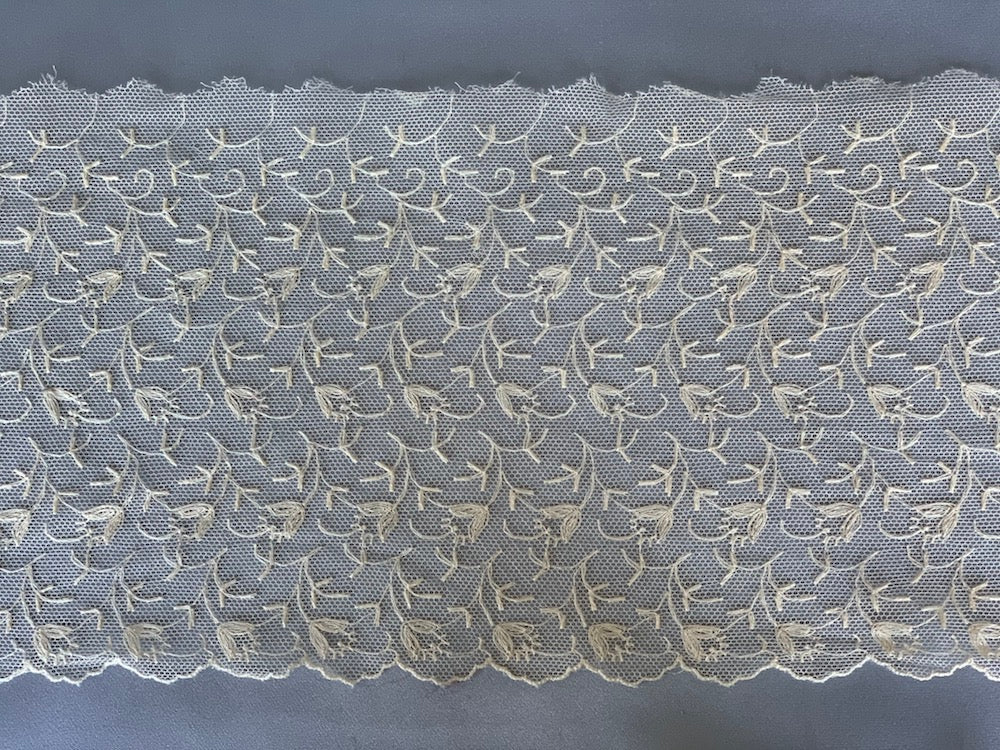 7" All-Over Floral Vintage Cotton Lace Trim (Made in France)