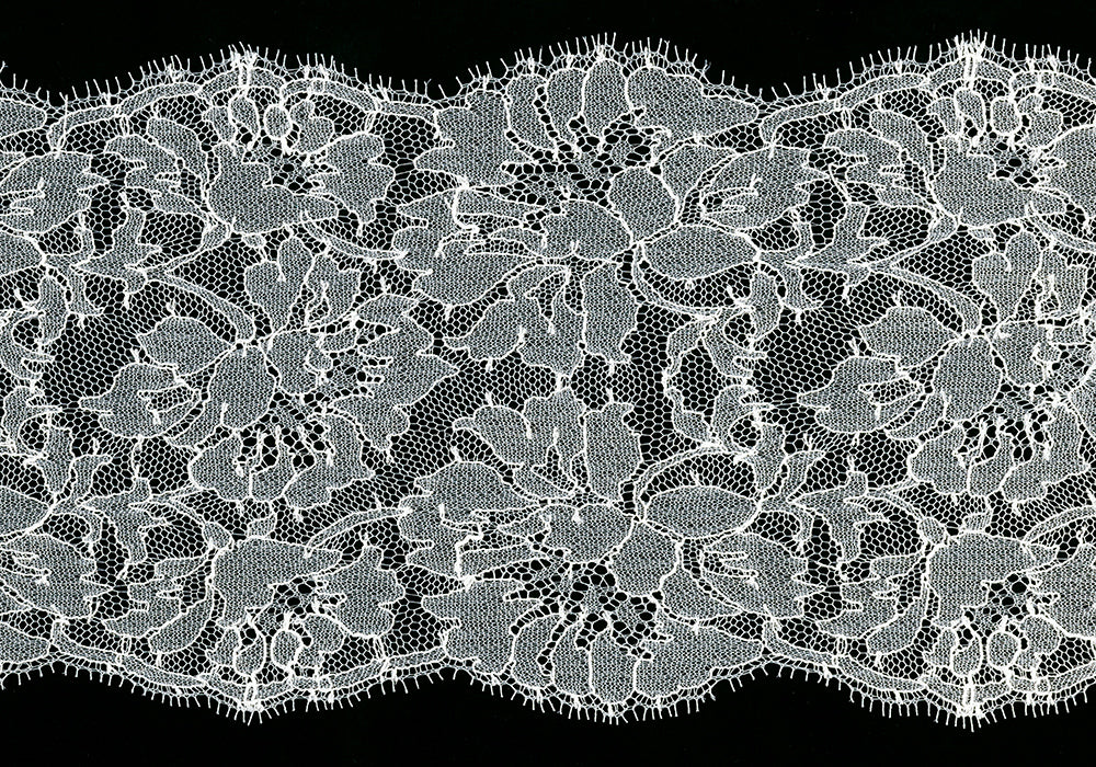 8 Ivory Delicate Floral Chantilly Lace (Made in France) – Britex