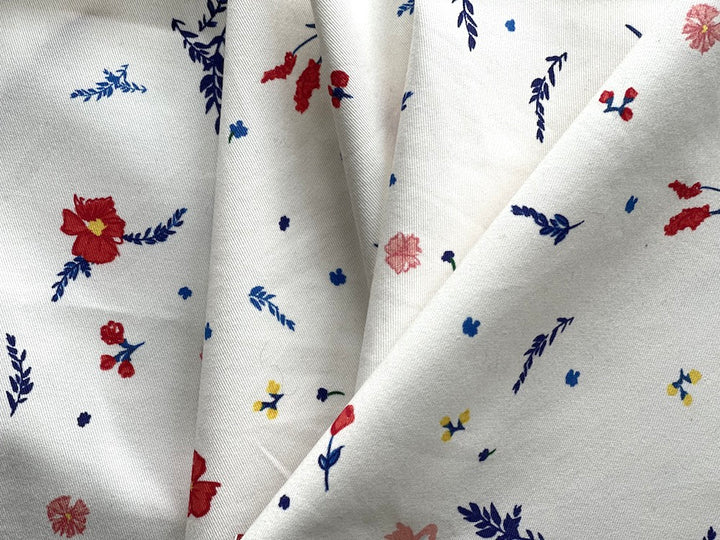 Fluttering Fleurs Stretch Cotton Twill (Made in Italy)