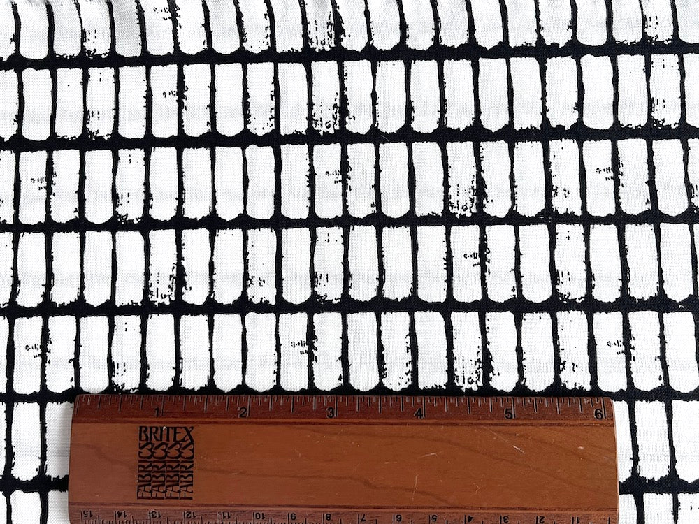 Even Cobblestones Black & White Cotton Poplin (Made in Japan)