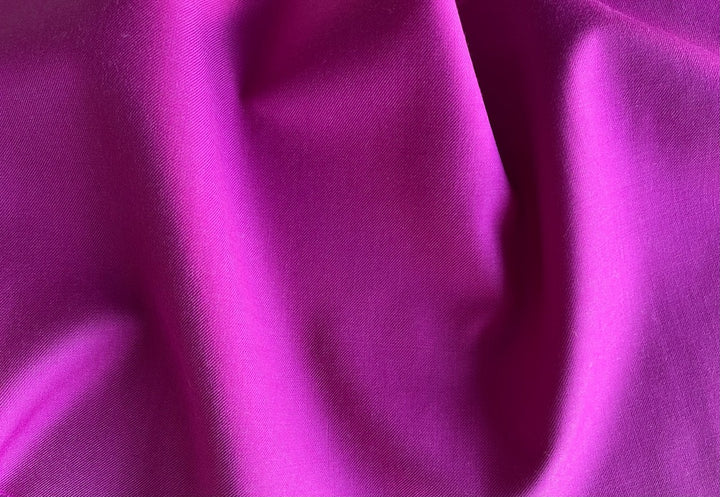 Bright Fuchsia Selvedged 150s Wool Suiting  (Made in Italy)