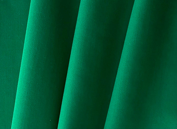 Gorgeous Brilliant Emerald Green Selvdeged Virgin Wool Suiting (Made in Italy)