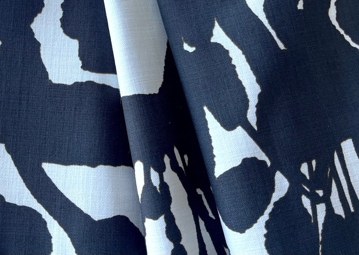 Bottom-Weight Silhouetted Black Foliage Cotton (Made in Italy)