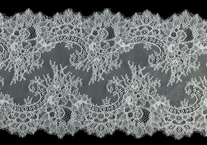 13" Ivory Delicate Floral Chantilly Lace