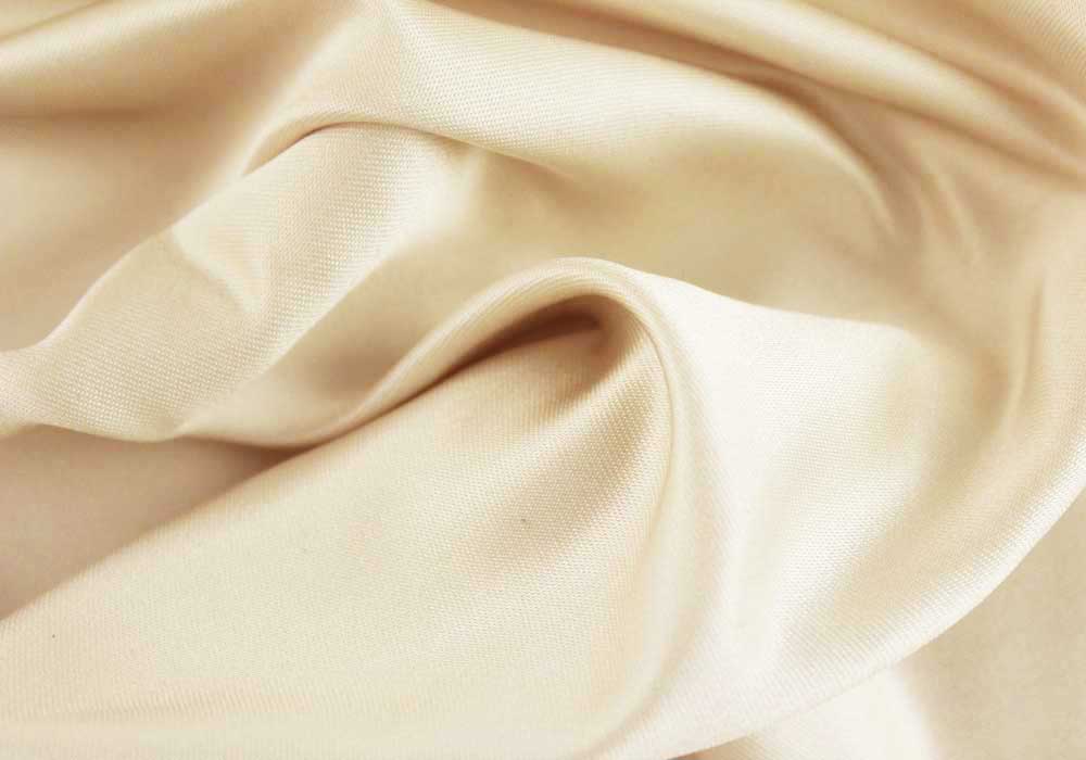 Shimmering Light Ivory Silk Blend Satin (Made in Japan)