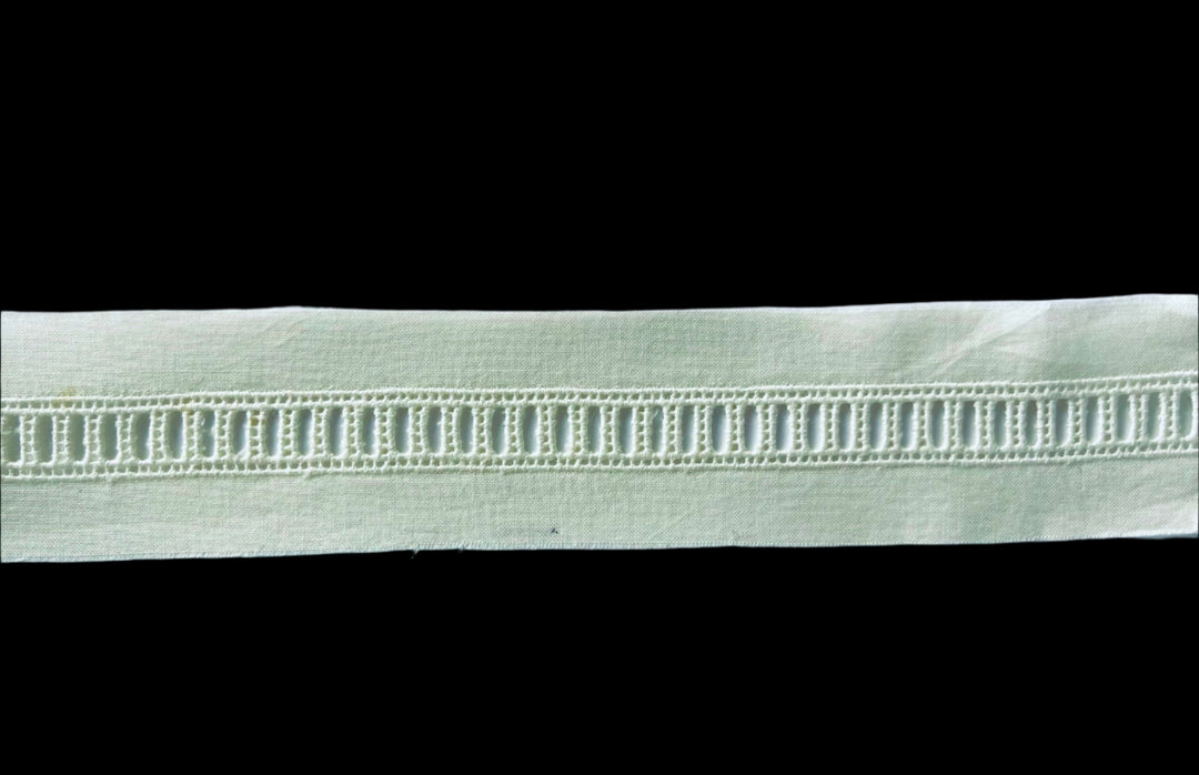 1 1/2" Simple Faggoting Ecru Cotton Eyelet Trim (Made in Switzerland)