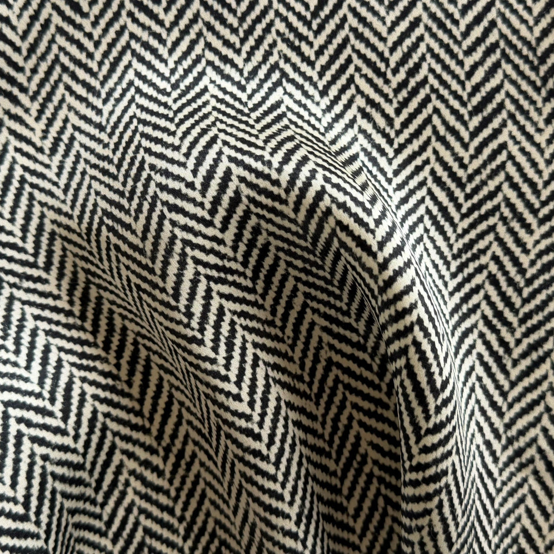 Glamorous Trompe-l'œil Herringbone Silk Satin Charmeuse (Made in Italy)