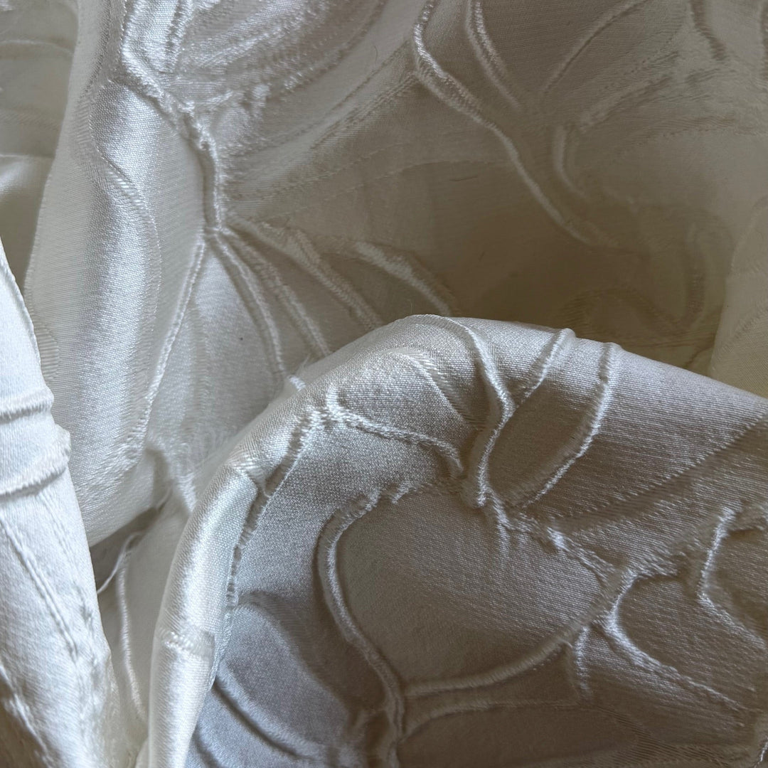 Exquisite Off-White Raised Curves Silk & Lurex Brocade (Made in Italy)