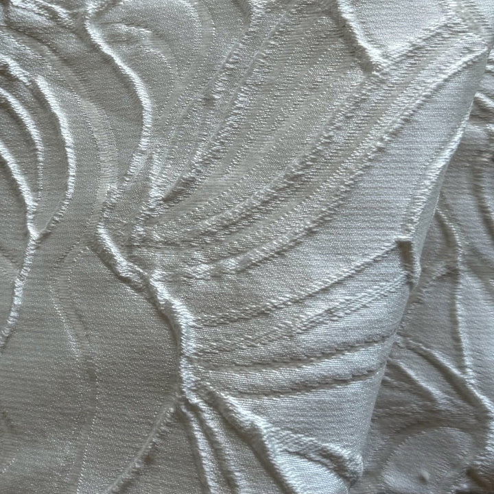Exquisite Off-White Raised Curves Silk & Lurex Brocade (Made in Italy)