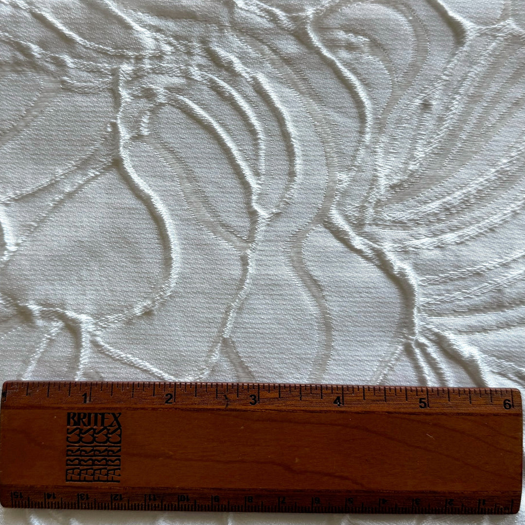 Exquisite Off-White Raised Curves Silk & Lurex Brocade (Made in Italy)