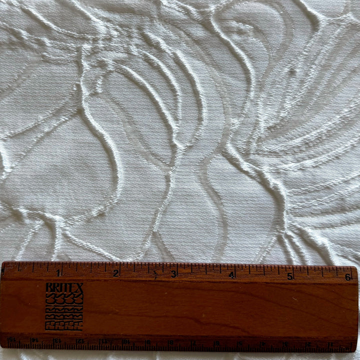 Exquisite Off-White Raised Curves Silk & Lurex Brocade (Made in Italy)