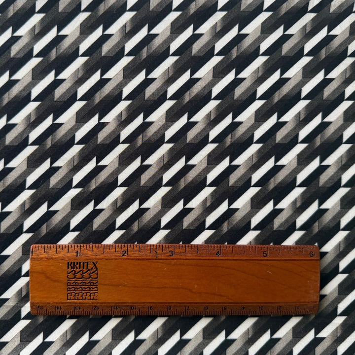 Lighter-Weight Escher-esque Arrows Stretch Cotton Lawn (Made in Italy)