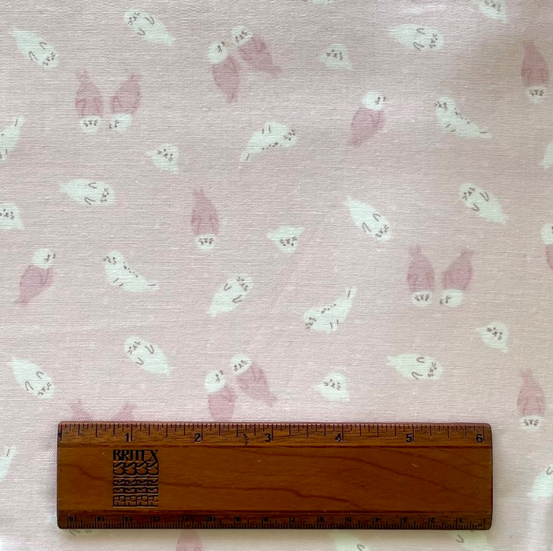 Floating Otters on Blush Cotton Double-Gauze (Made in Japan)