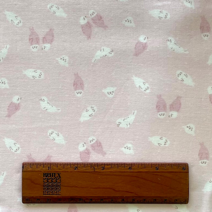 Floating Otters on Blush Cotton Double-Gauze (Made in Japan)