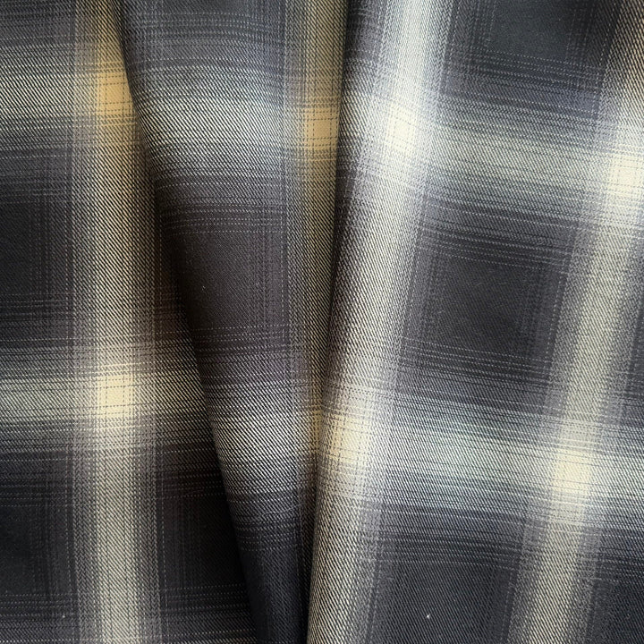 Lighter-Weight Onyx Shadow Plaid Lightly Brushed Cotton Flannel Shirting (Made in Japan)