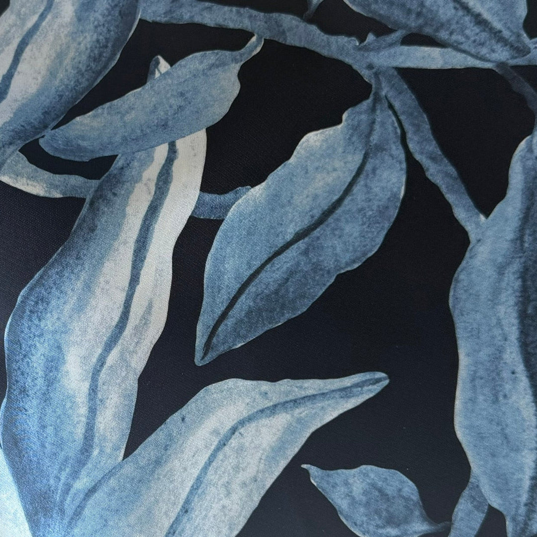 Stiffer Gauguin's Leaves on Black Matt Polyester