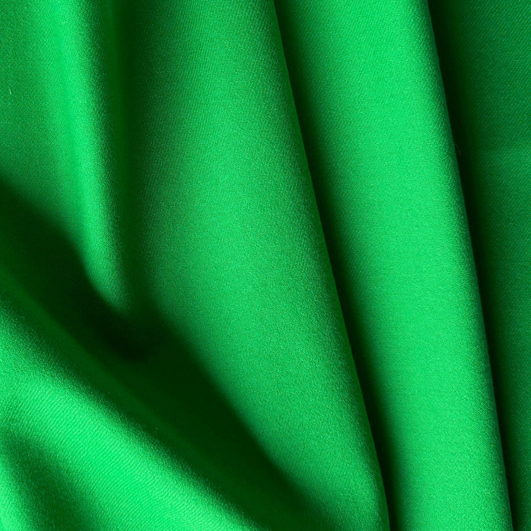 Lighter-Weight Vibrant Emerald Green Wool Flannel (Made in Italy)