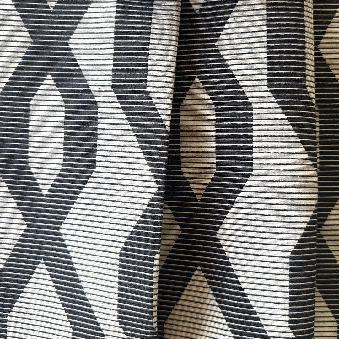 Mid-Weight Black & White Hexagonal Chain Reversible Cotton Blend (Made in Spain)