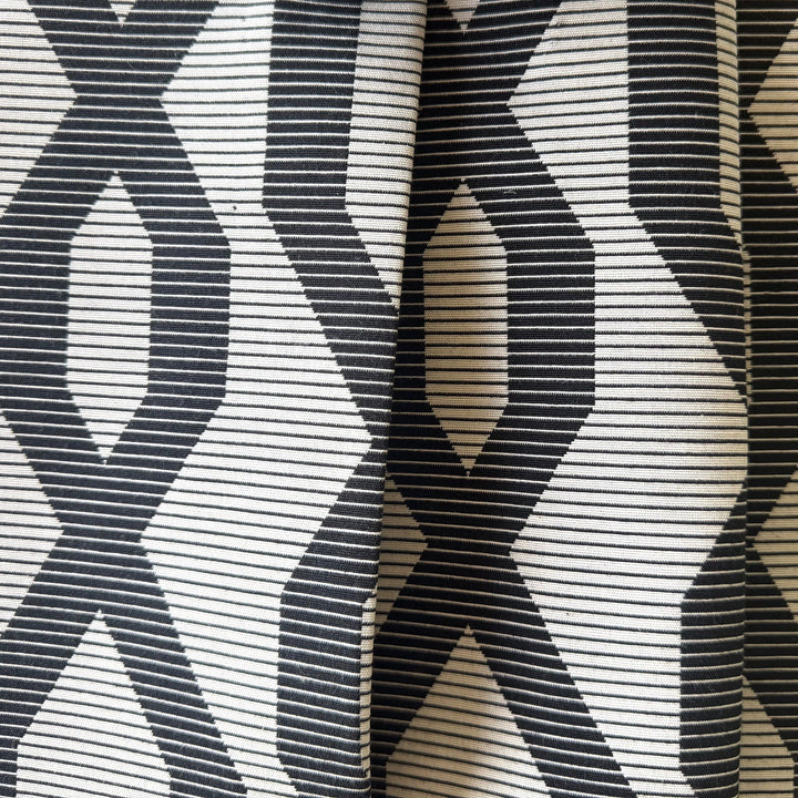 Mid-Weight Black & White Hexagonal Chain Reversible Cotton Blend (Made in Spain)