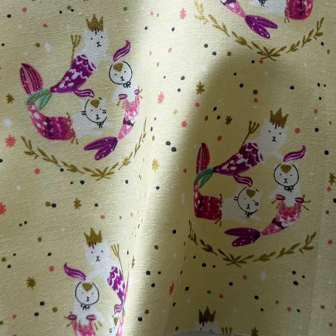 Mermaid Hair, Don't Care Pale Moon Metallic Quilting Cotton (Made in Japan)