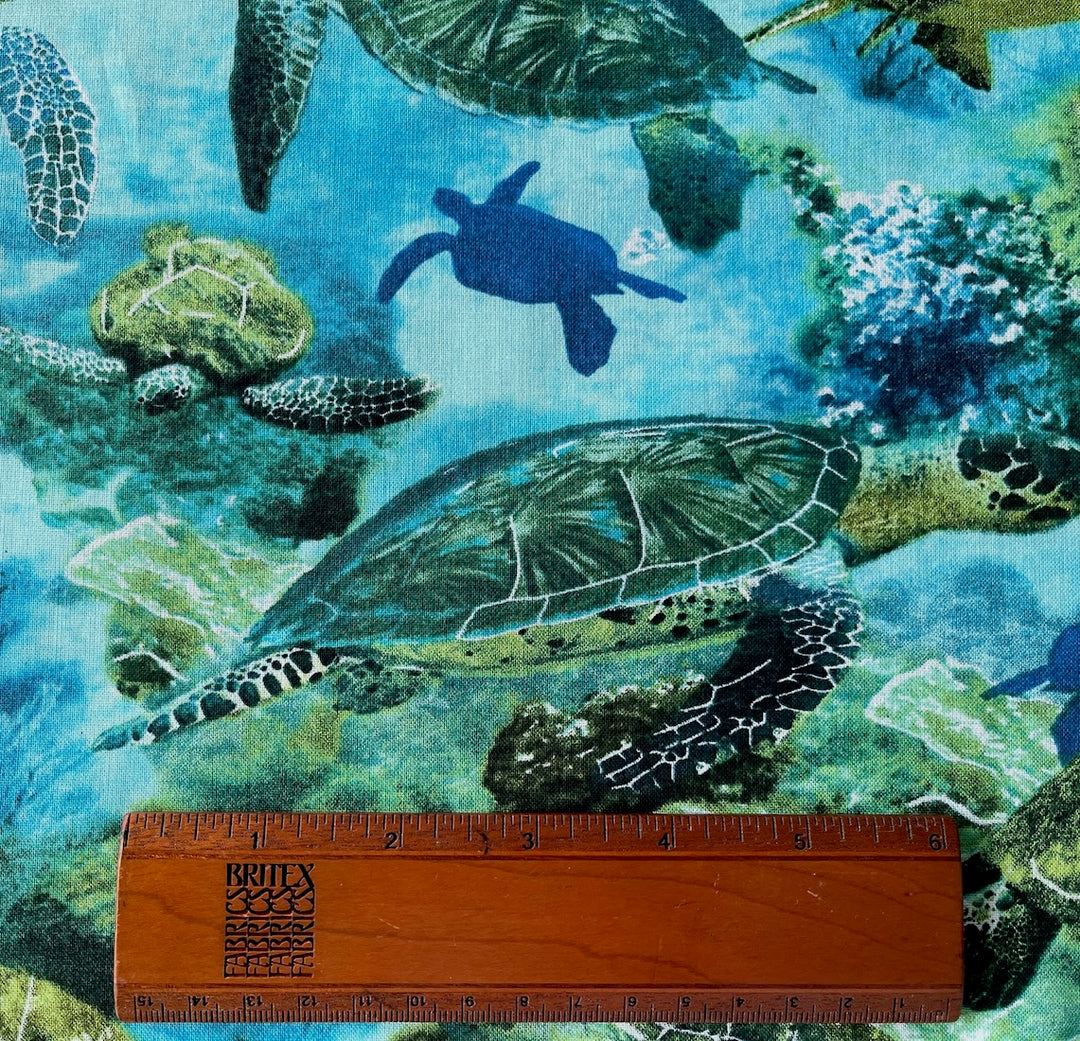 Sea Turtle Glide Quilting Cotton (Made in Italy)