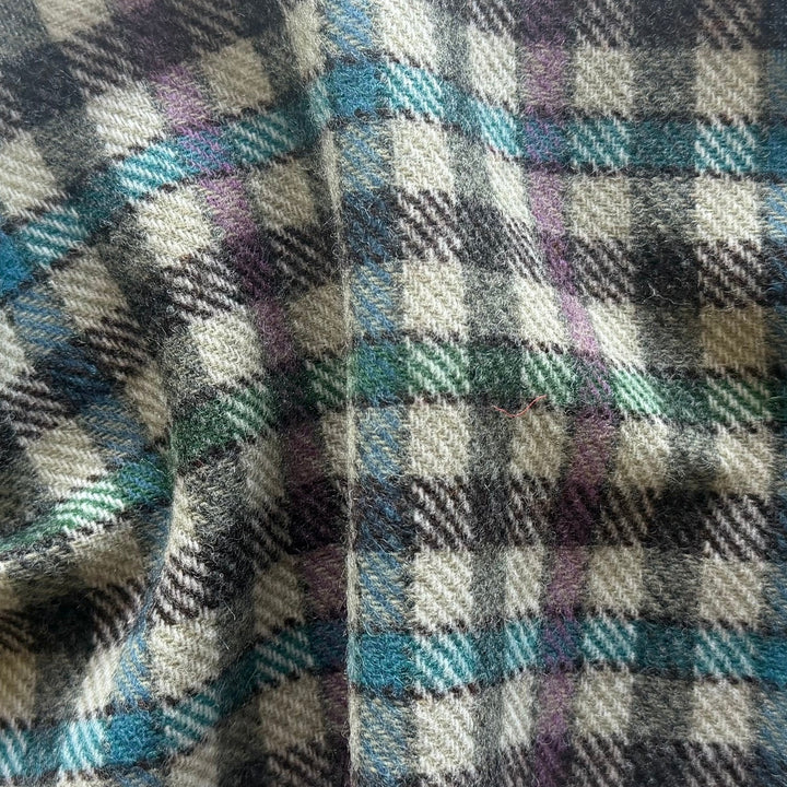 Mid-Weight Plum & Fog 1/2" Checks Shetland Woolen (Made in Italy)