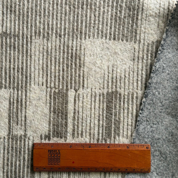 Irregular Stripes Cushy Double-Faced Polyester Blend Sweater Knit (Made in Italy)