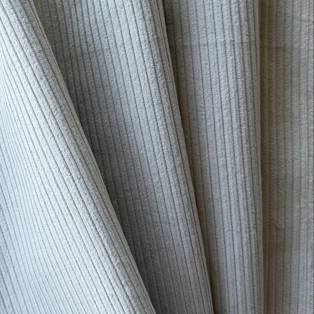 High-End Oyster White Mid-Wale Cotton Corduroy (Made in Italy)