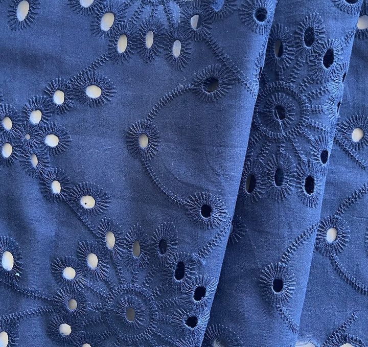 India Ink Floral Scalloped Embroidered Cotton Lawn Eyelet (Made in Italy)