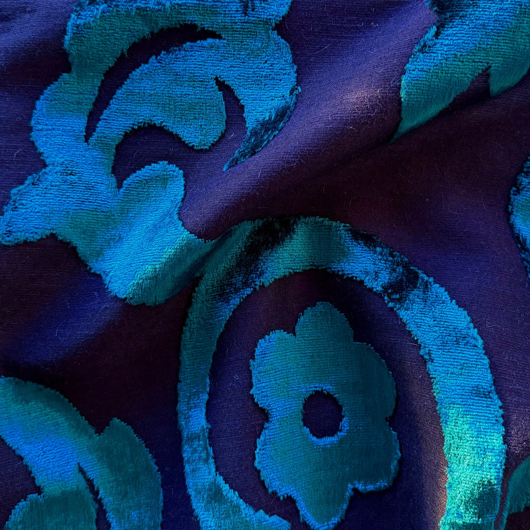Dramatic Arabesque Swirl Silk & Wool Blend Cut Velvet (Made in Italy)