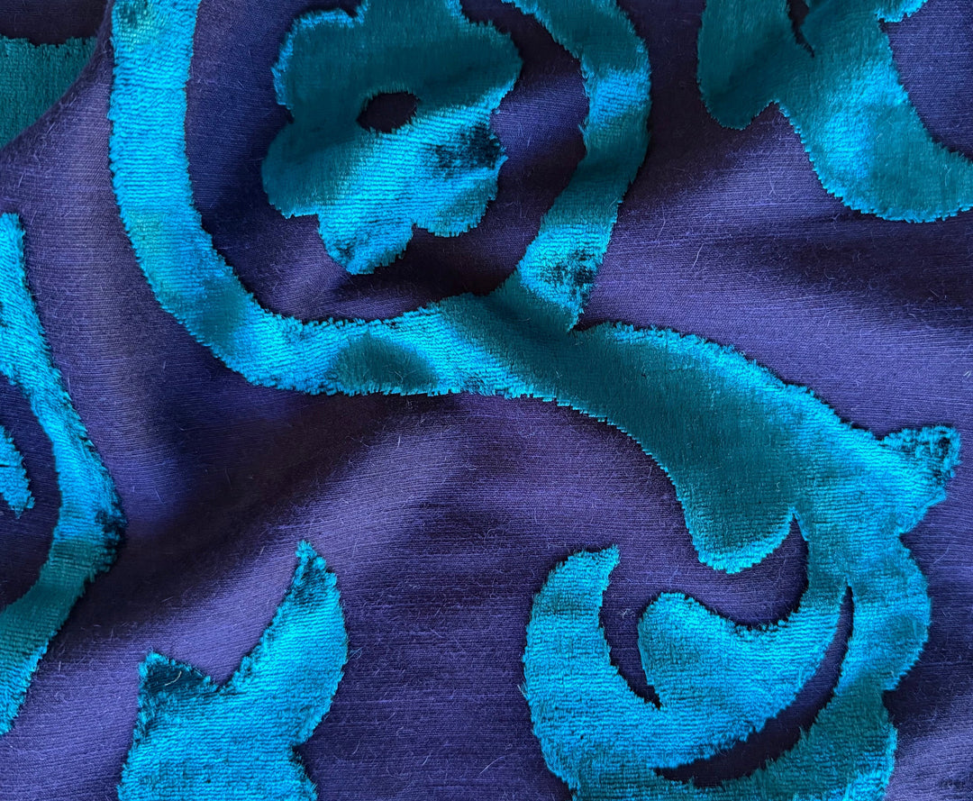 Dramatic Arabesque Swirl Silk & Wool Blend Cut Velvet (Made in Italy)