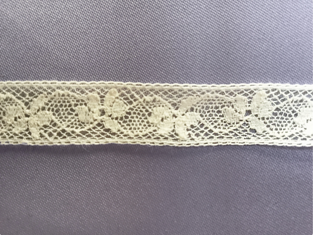 1/2" Ivory Do-Si-Do Flowers Vintage Lace Trim (Made in France)