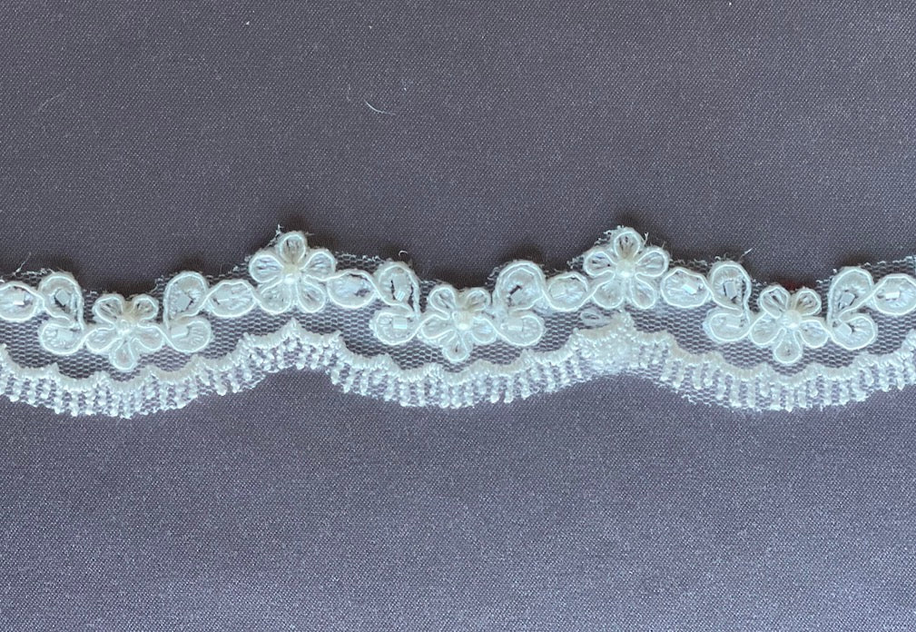 7/8" Ivory Pearled Alençon Style Lace Trim